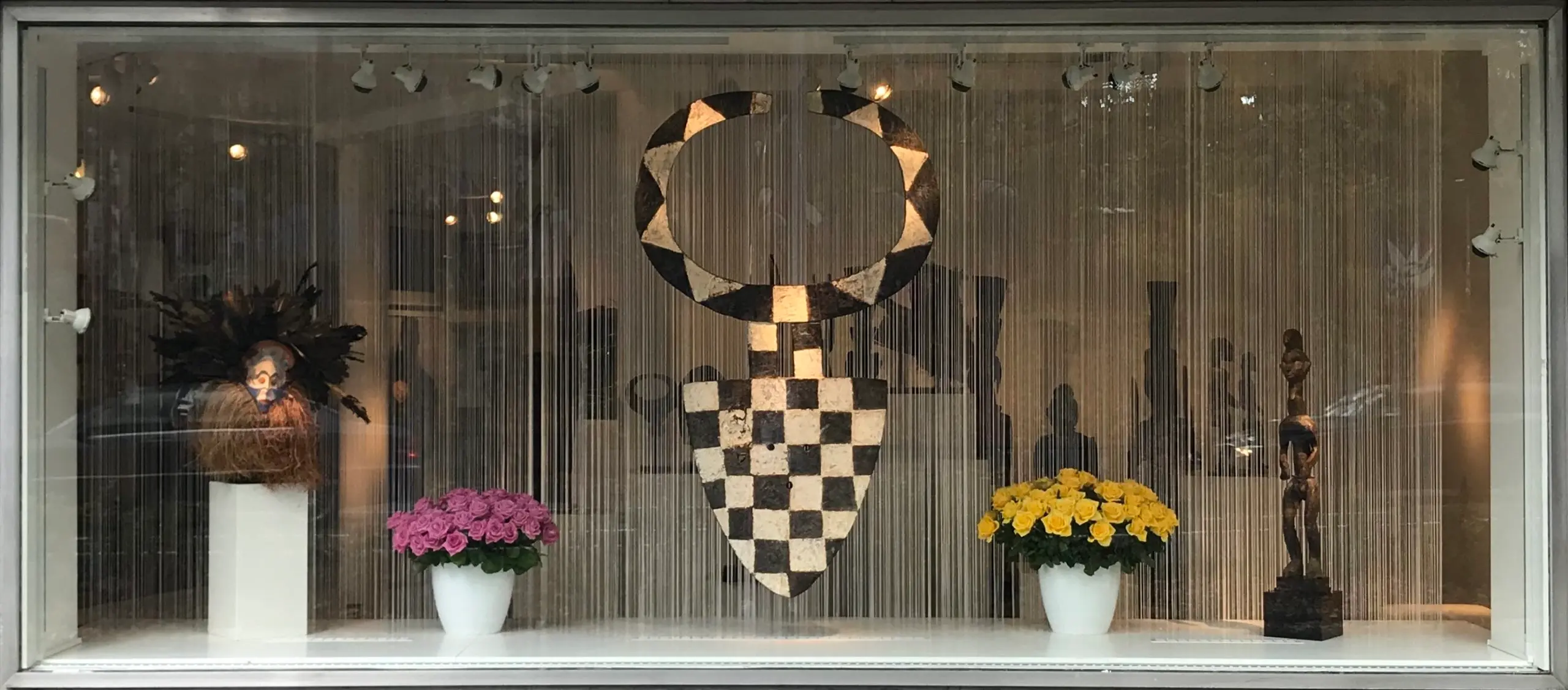 Schaufenster der Galerie Walu, Basel